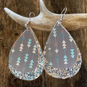 Arrow Layer Teardrop Earrings